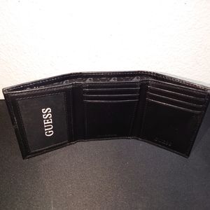 NEW Guess trifold wallet